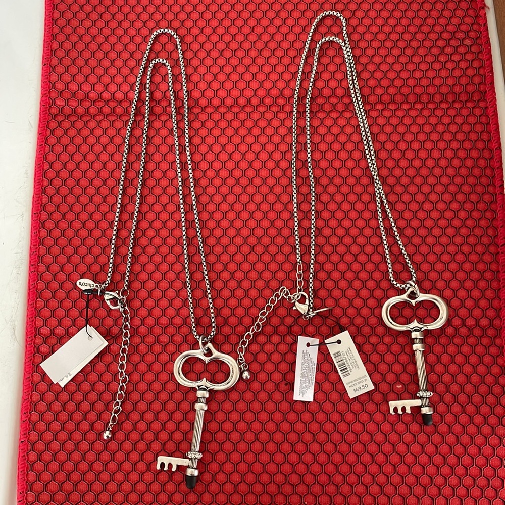 🗝️15” Chico’s key pendant(s)🗝️